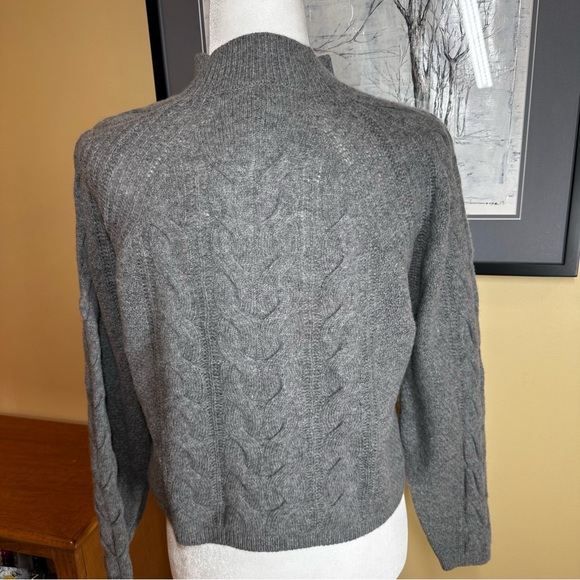 Banana Republic Gray Gifting Cable Knit Wool Sweater Sz S - Picture 3 of 9
